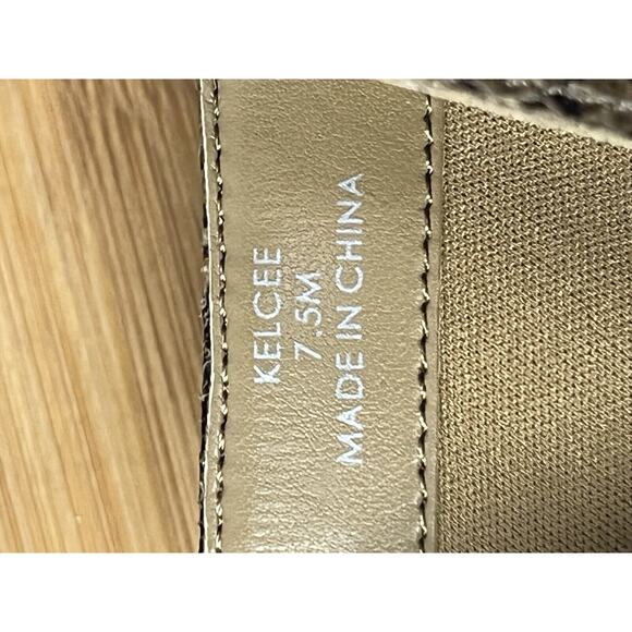 Isaac Mizrahi Highline United Booties Womens size 7.5 Kelcee snakeskin side zip - Picture 6 of 10